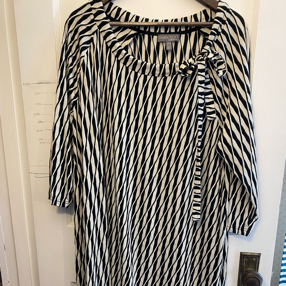 Black/ivory patterned Selection by Ulla Popken tunic/dress, VGUC!